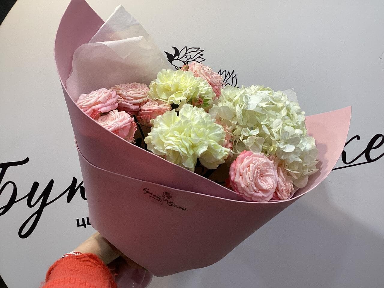 Белая гортензия  ПИК